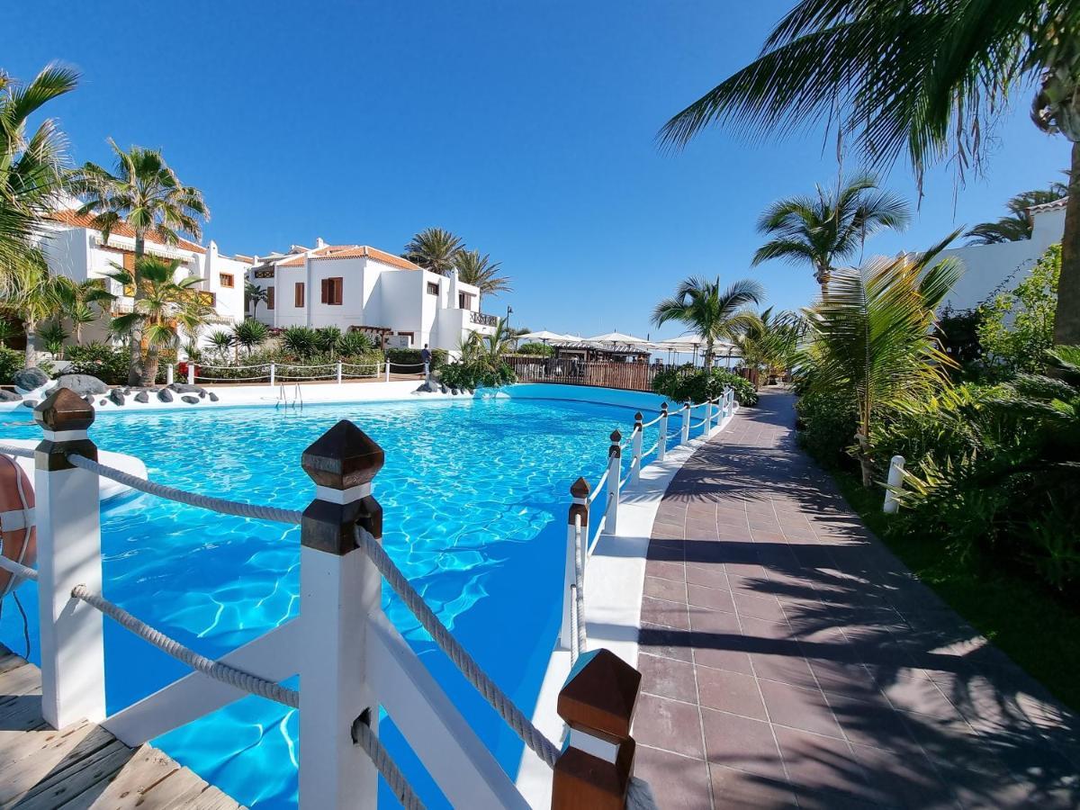 Studio Apartment No 1 Directly On The Beach And Sea, Terrace, Heated Pool, Wifi Playa de las Americas  Exterior photo