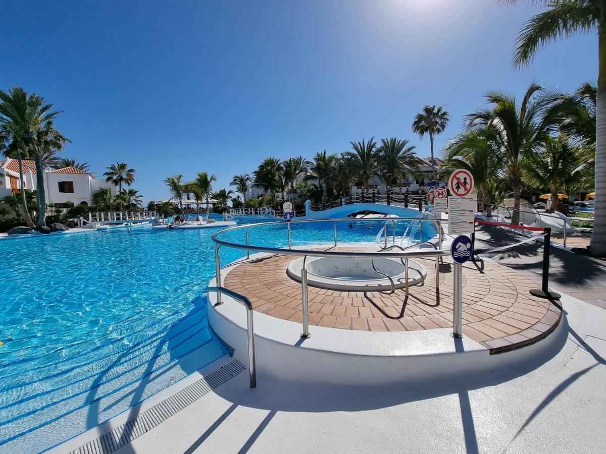 Studio Apartment No 1 Directly On The Beach And Sea, Terrace, Heated Pool, Wifi Playa de las Americas  Exterior photo