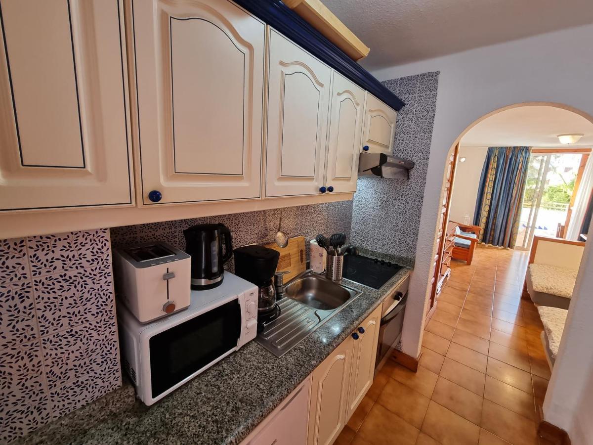 Studio Apartment No 1 Directly On The Beach And Sea, Terrace, Heated Pool, Wifi Playa de las Americas  Exterior photo