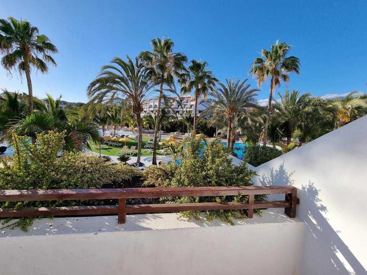 Studio Apartment No 1 Directly On The Beach And Sea, Terrace, Heated Pool, Wifi Playa de las Americas  Exterior photo