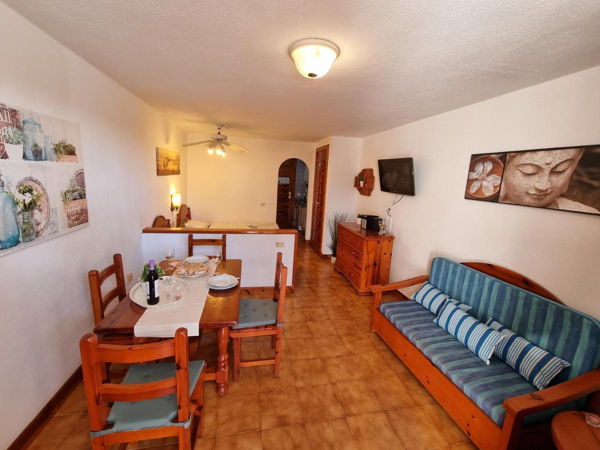 Studio Apartment No 1 Directly On The Beach And Sea, Terrace, Heated Pool, Wifi Playa de las Americas  Exterior photo